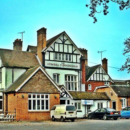 The Admiral Cunningham Hotel Bracknell Extérieur photo